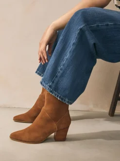 Marron fauve en daim - Bottines western à talons carrés