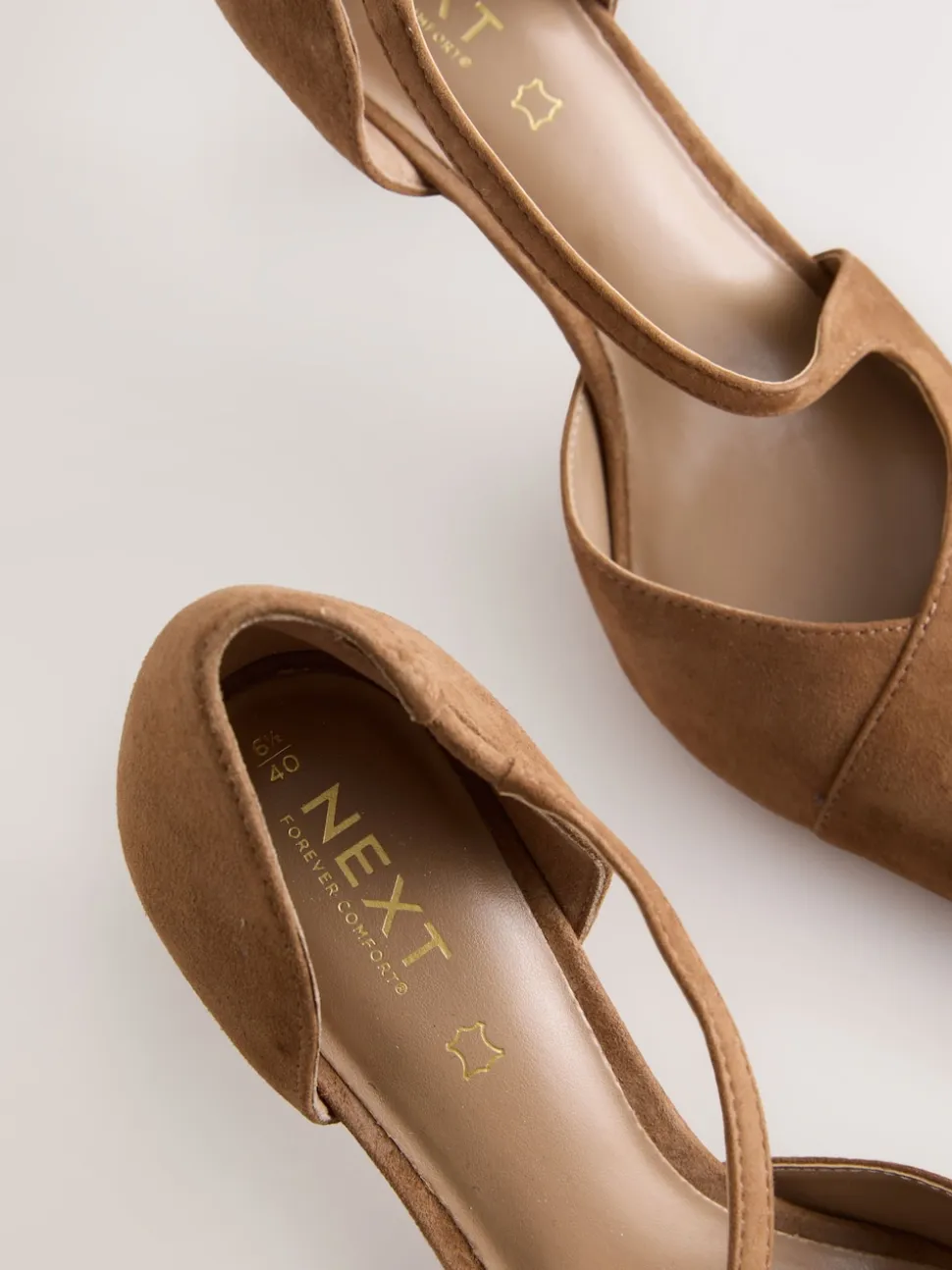 Marron fauve en daim - Talons de cour asymétriques en cuir haut de gamme