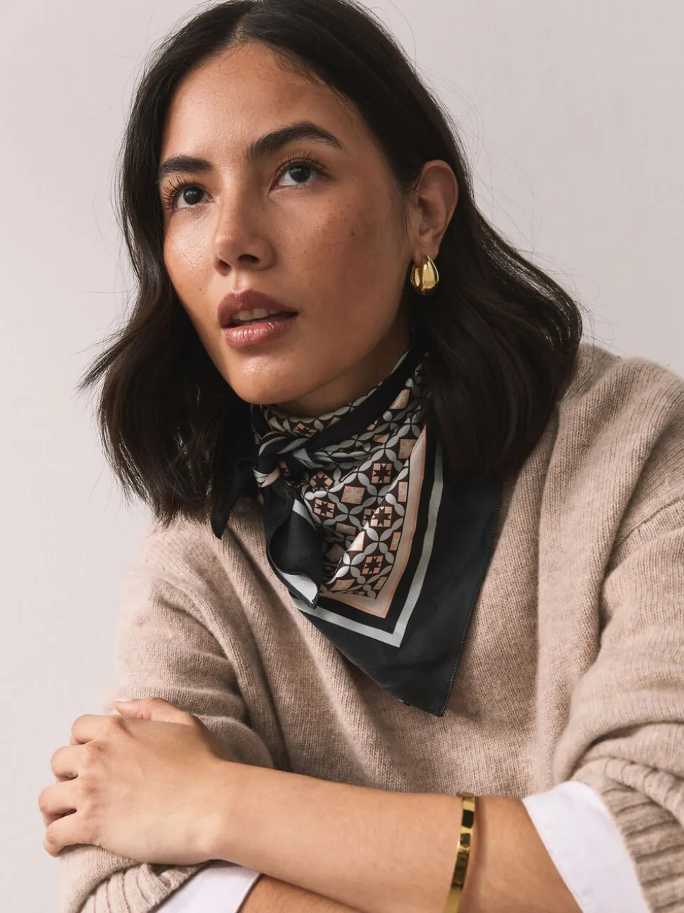 Marron imprimé géométrique - Écharpe carrée Satin