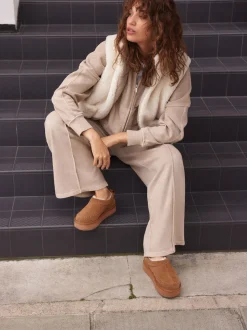 Marron noisette - Chaussures à enfiler douillettes en cuir doublées de Borg
