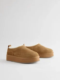Marron noisette - Chaussures à enfiler douillettes en cuir doublées de Borg