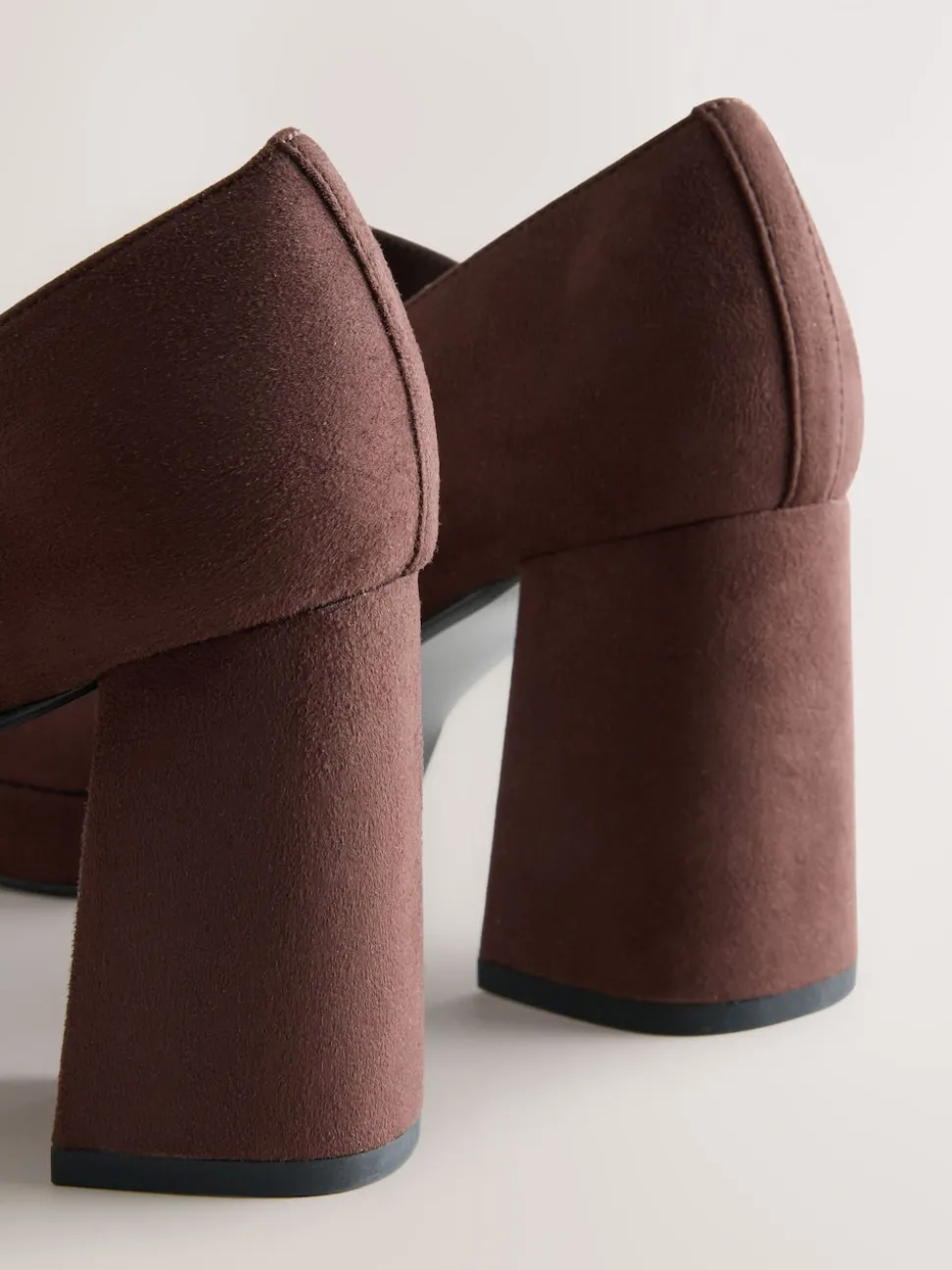 Microfibre marron chocolat - Chaussures Forever Comfort® Brogue Mary Jane à talons carrés