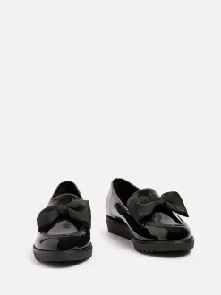 Mocassins Linzi Violetta classiques à enfiler coupe large avec nœud en tissu