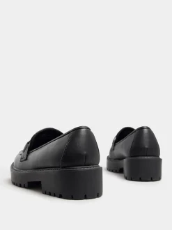 Mocassins Yours Curve coupe large avec détails métalliques