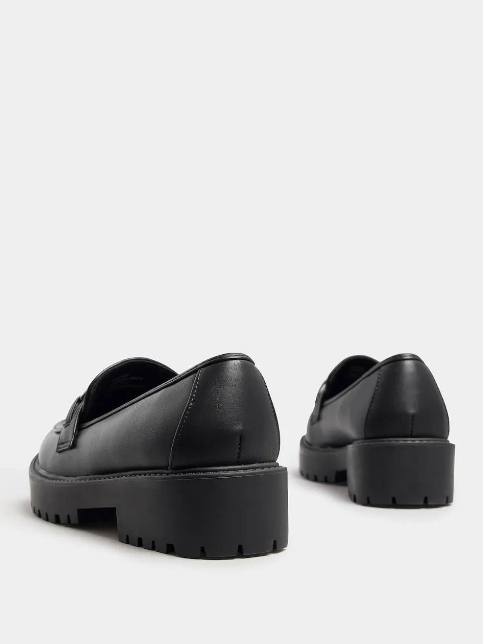 Mocassins Yours Curve coupe large avec détails métalliques