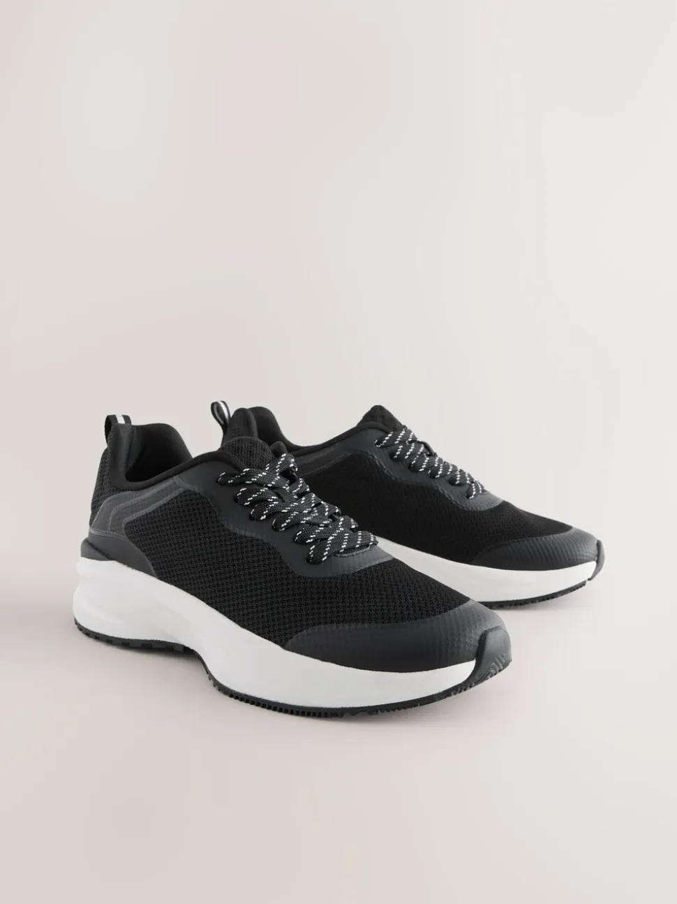 monochrome - Baskets de sport à semelle épaisse Forever Comfort®