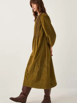 Monsoon Robe mi-longue en velours côtelé brodé Joyce à plis nervurés