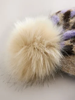 Motif animal lilas - Chapeau de Pom tricoté