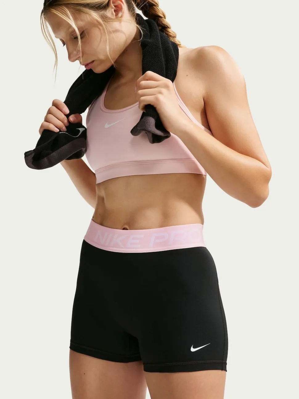 mousse Noir/Rose - Short motard Nike Pro Mid-Rise 3po
