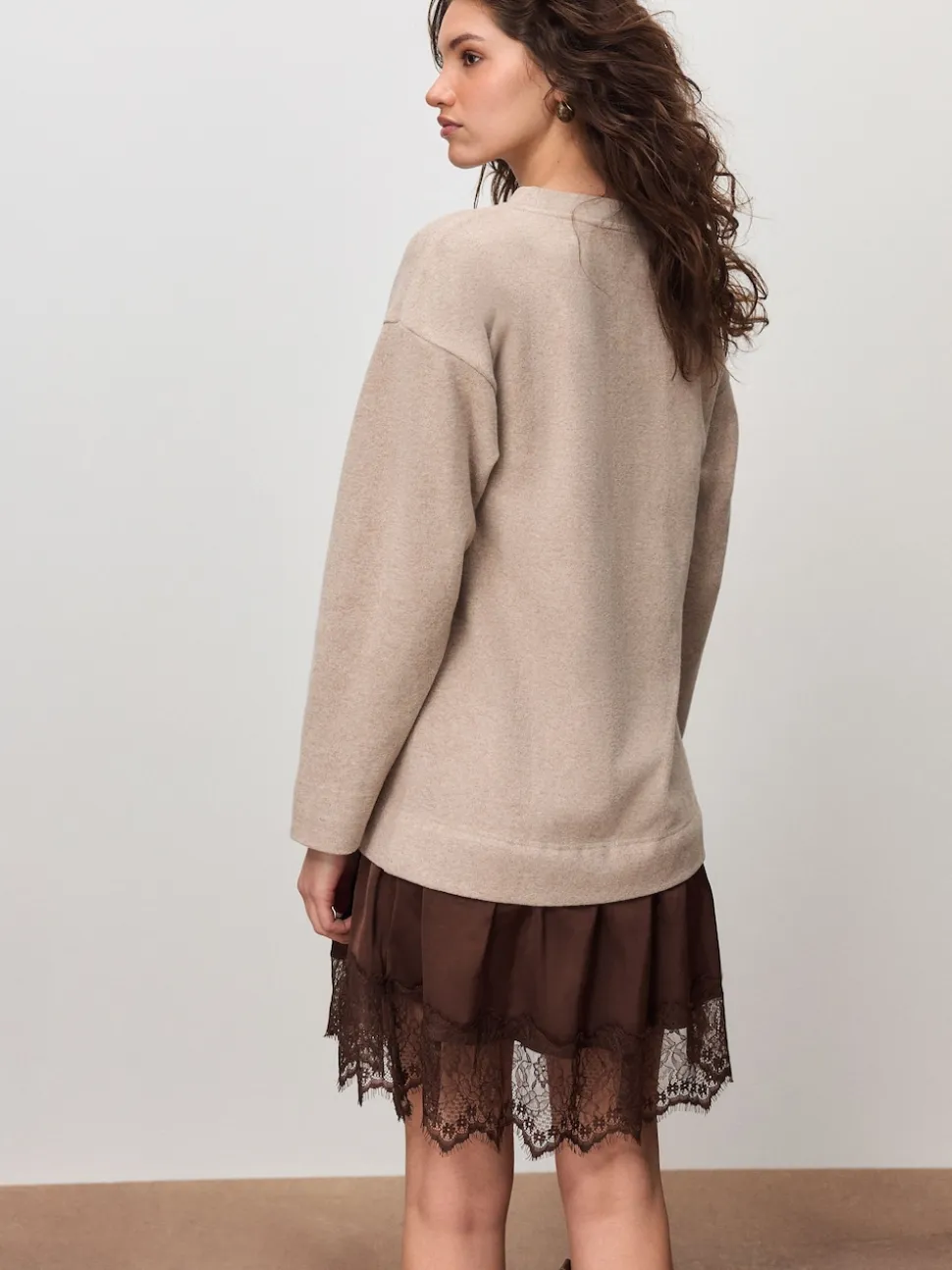 neutre - Jupe en dentelle pull 2en -1 douce