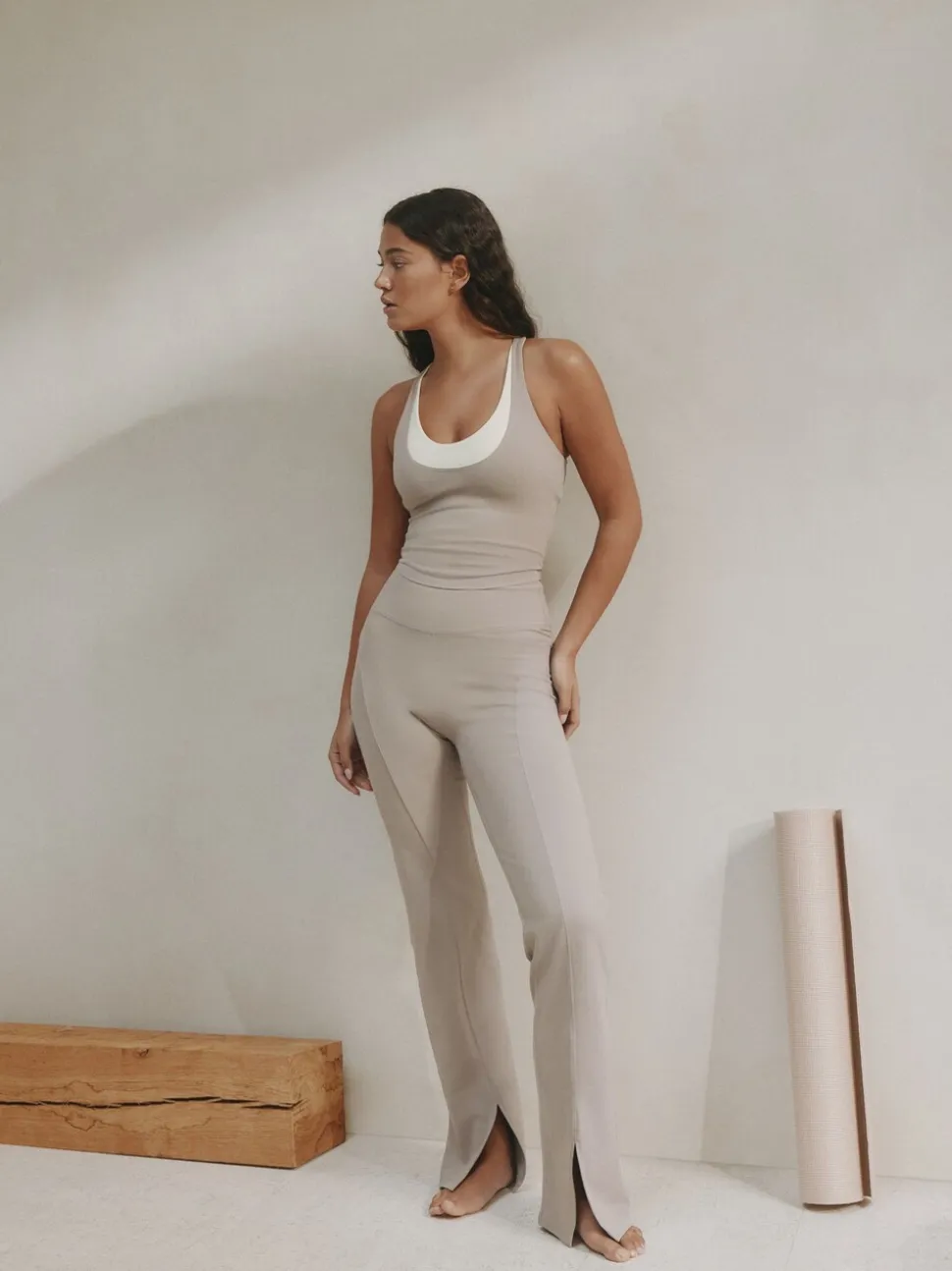 neutre - soi-même. Leggings évasés taille haute