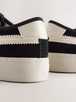 Noir - Baskets à lacets Forever Comfort® en daim à rayures latérales