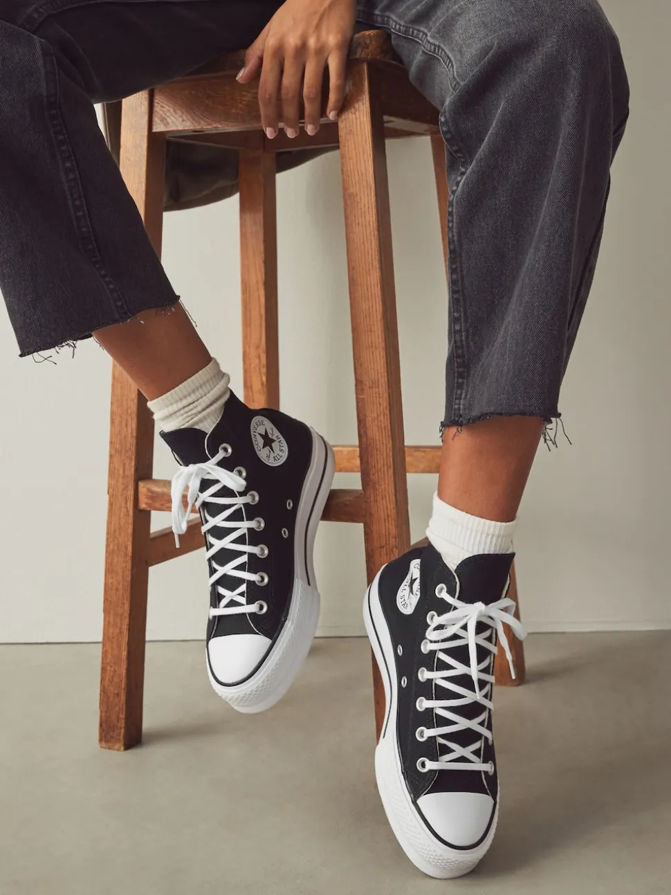 Noir - Baskets montante Converse pâle à plateformes élévatrices
