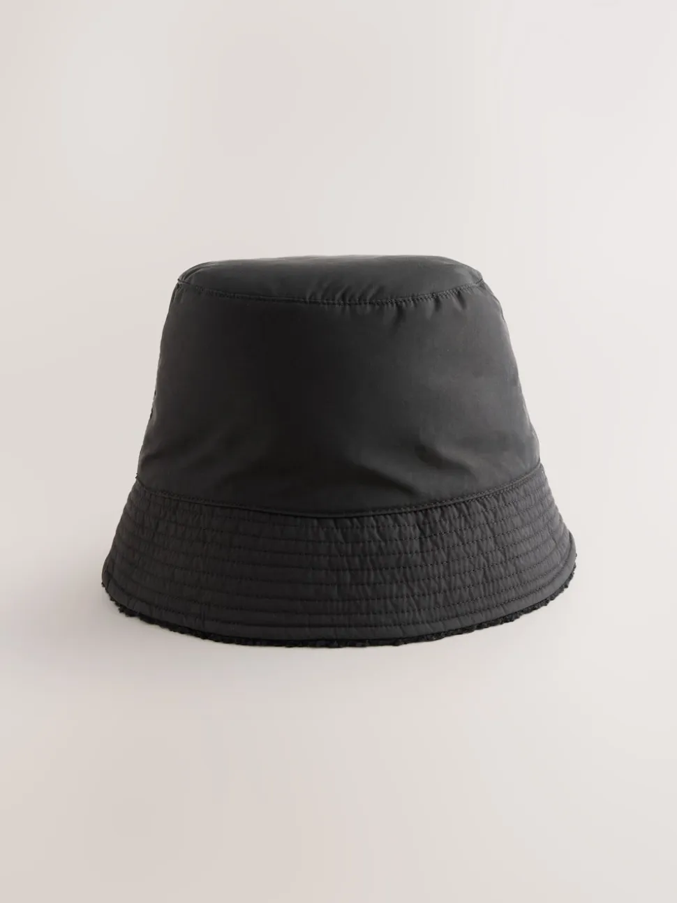 Noir - Bob réversible en peau de mouton/nylon