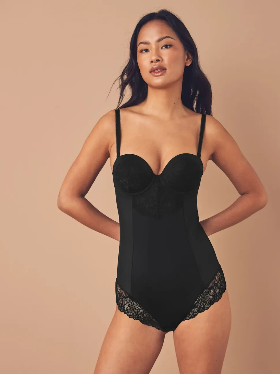 Noir - Body en dentelle à coupe ferme et contrôle du ventre