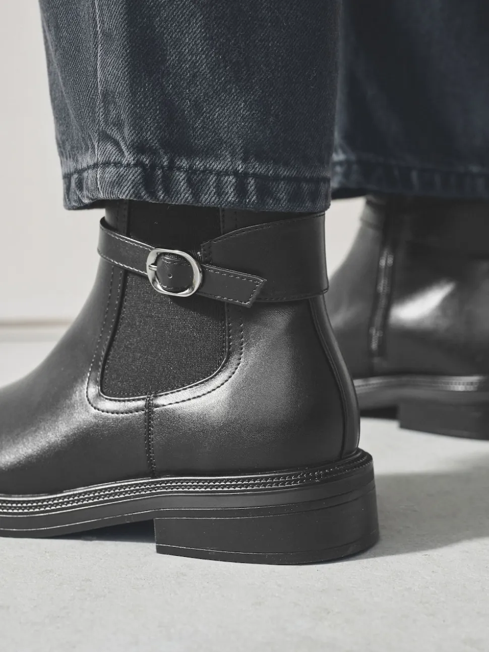 Noir - Bottines Chelsea à boucles