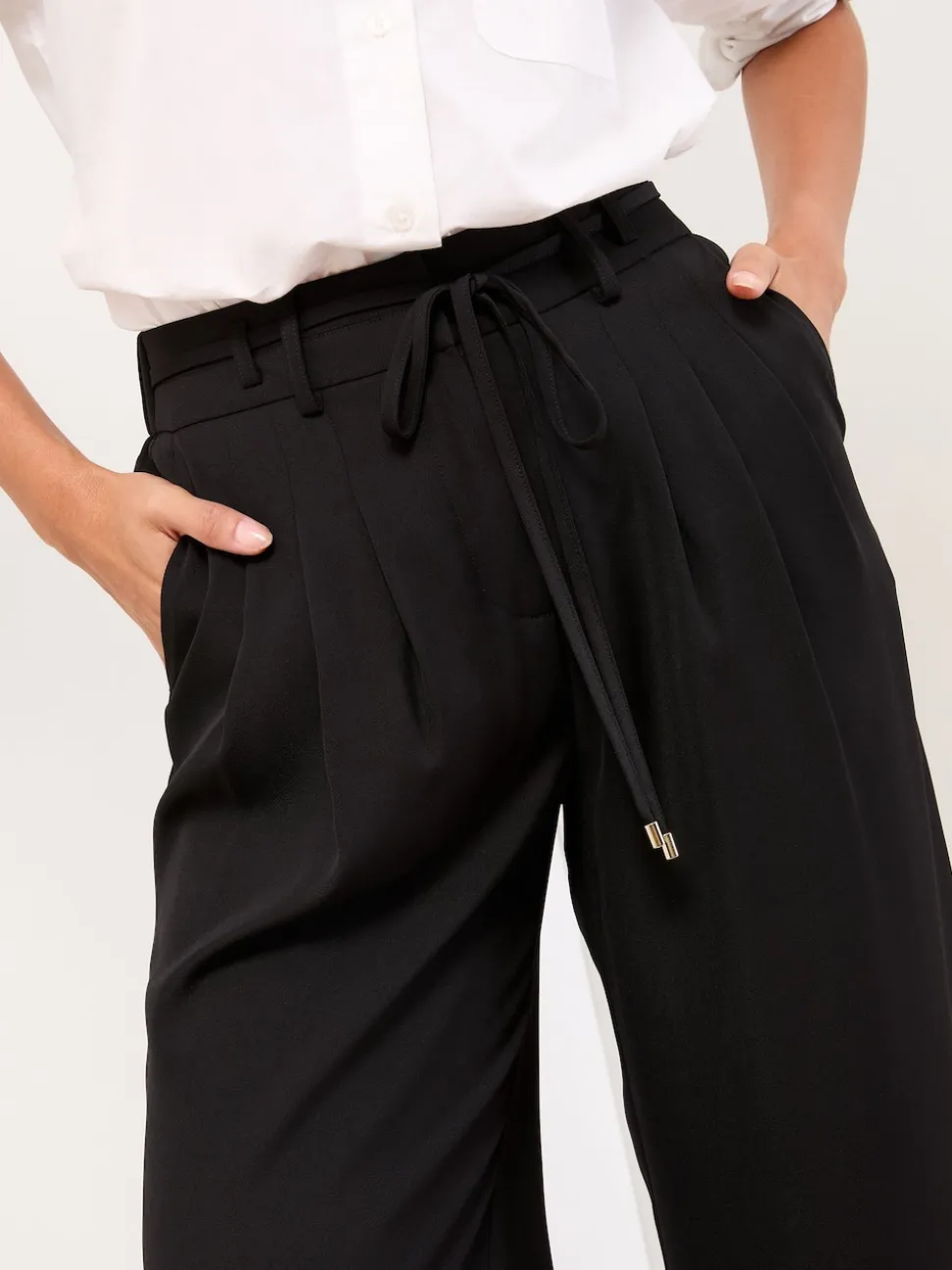 Noir à ceinture - Pantalon large Lipsy