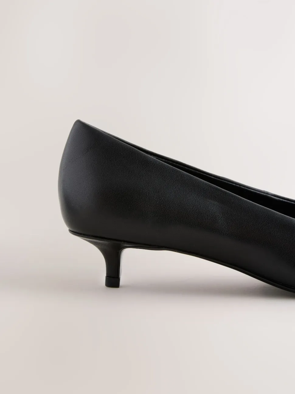 Noir - Chaussures à talons Forever Comfort® en cuir à bout pointu