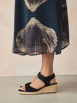 Noir - Chaussures compensées à bout élastique avec brides