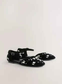 Noir - Chaussures Forever Comfort® en velours avec ornements à bout fermé