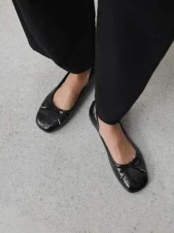 Noir - Chaussures plates Forever Comfort® à bout carré avec nœud