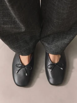 Noir - Chaussures plates Forever Comfort® en daim à taille haute