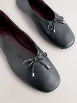 Noir - Chaussures plates Forever Comfort® en daim à taille haute