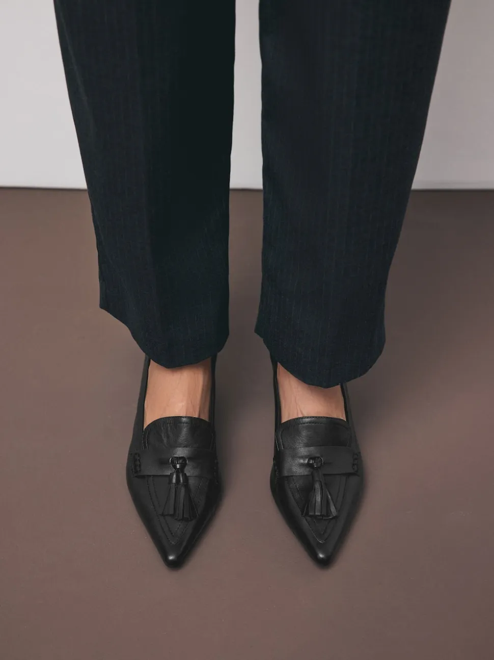 Noir - Cuir haut de gamme avec mocassins à talons à glands Motionflex à bout pointu