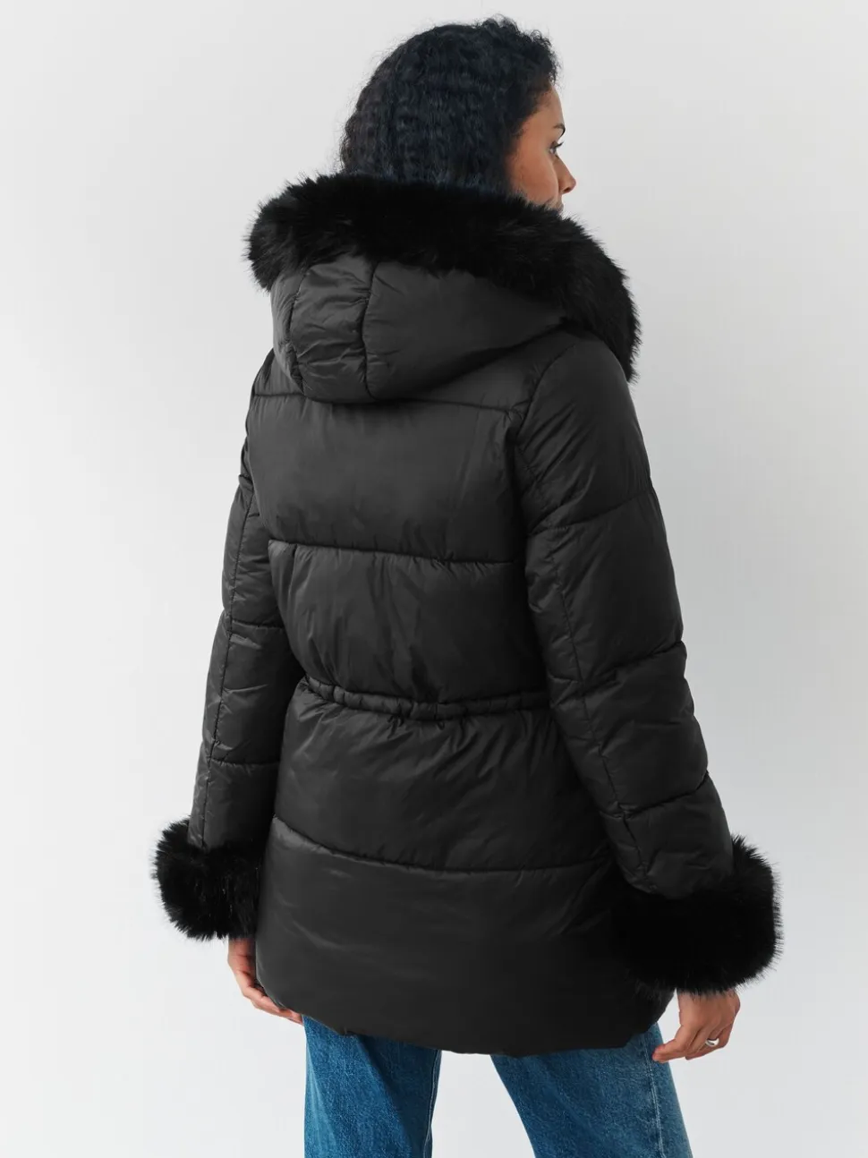 Noir - Doudounes courtes avec capuche et poignets bordés de fausse fourrure