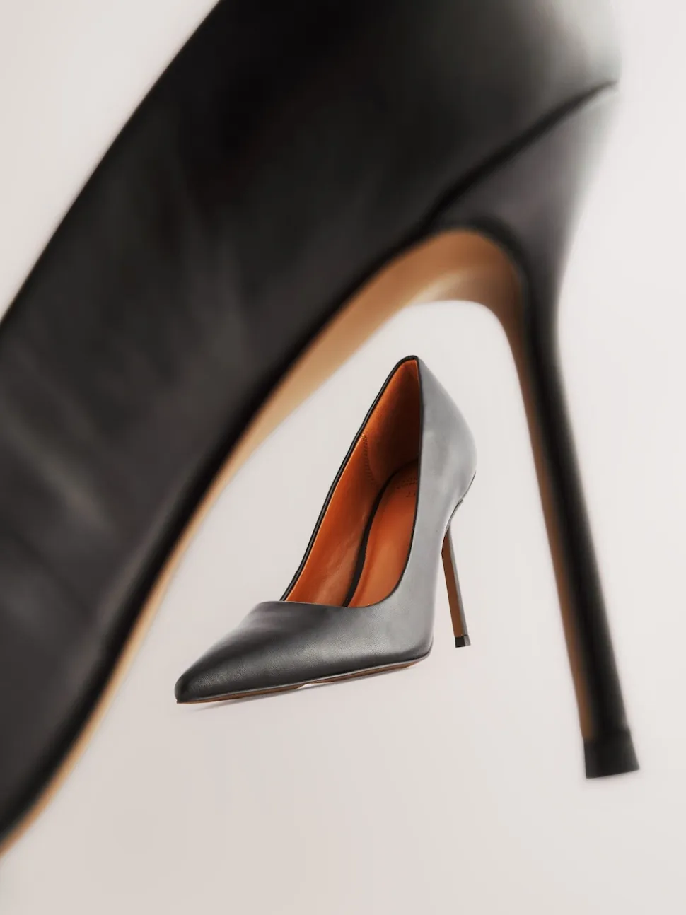 Noir - Escarpins en cuir à bout pointu