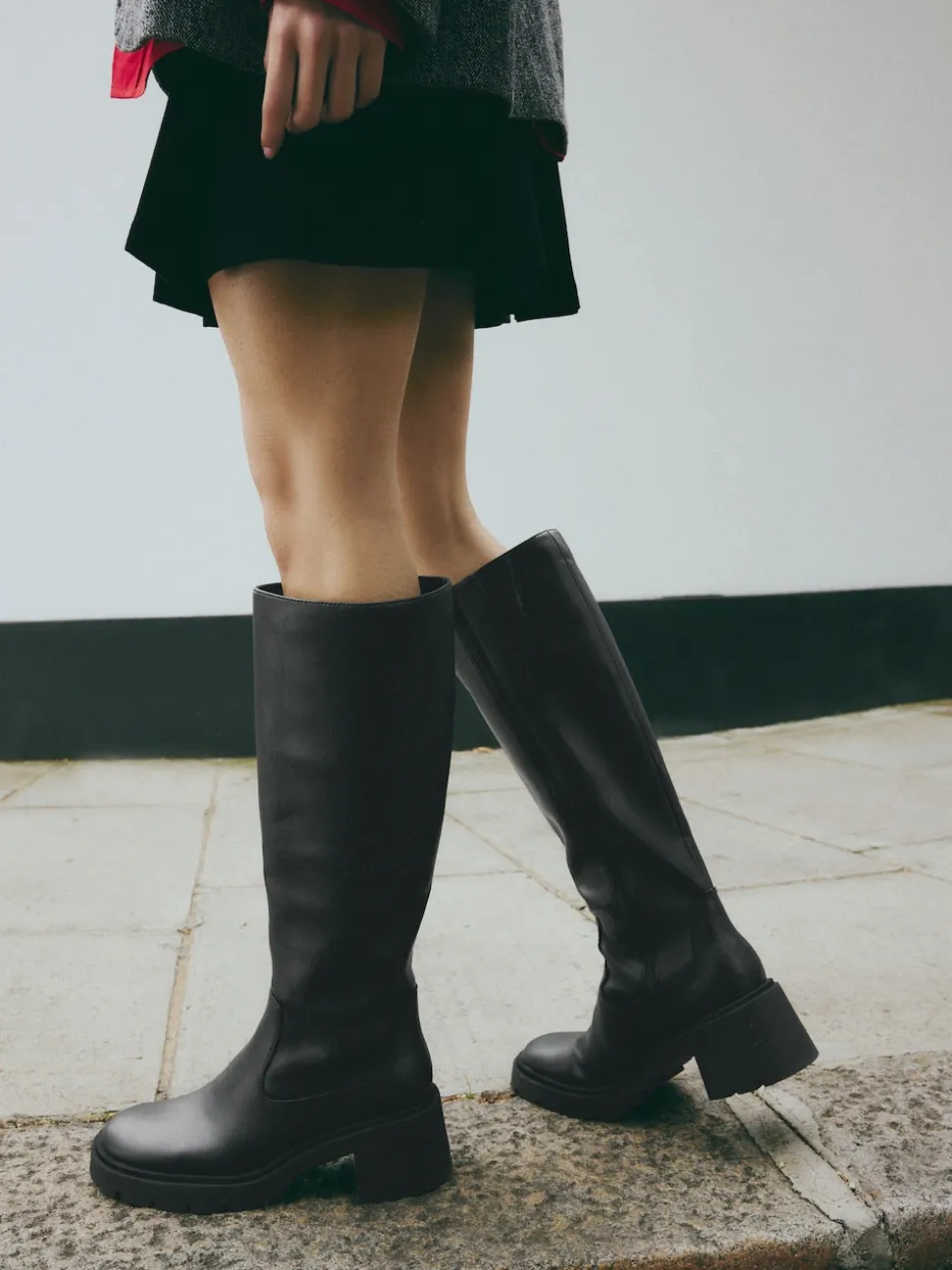 Noir - Forever Comfort® Chunky Heeled Round Toe Knee High Bottes