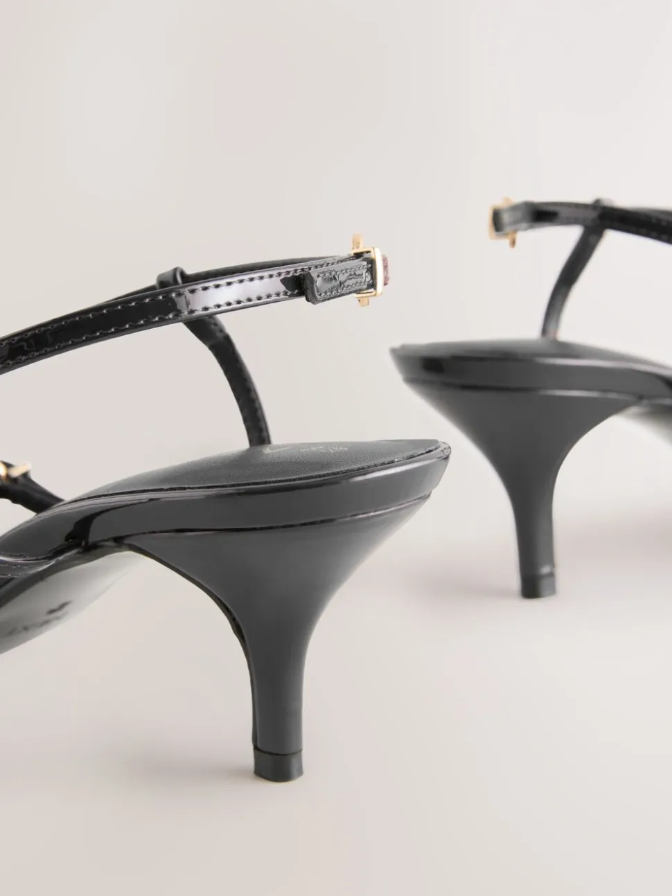 Noir - Forever Comfort® Kitten heel à lanières multiples et boucles