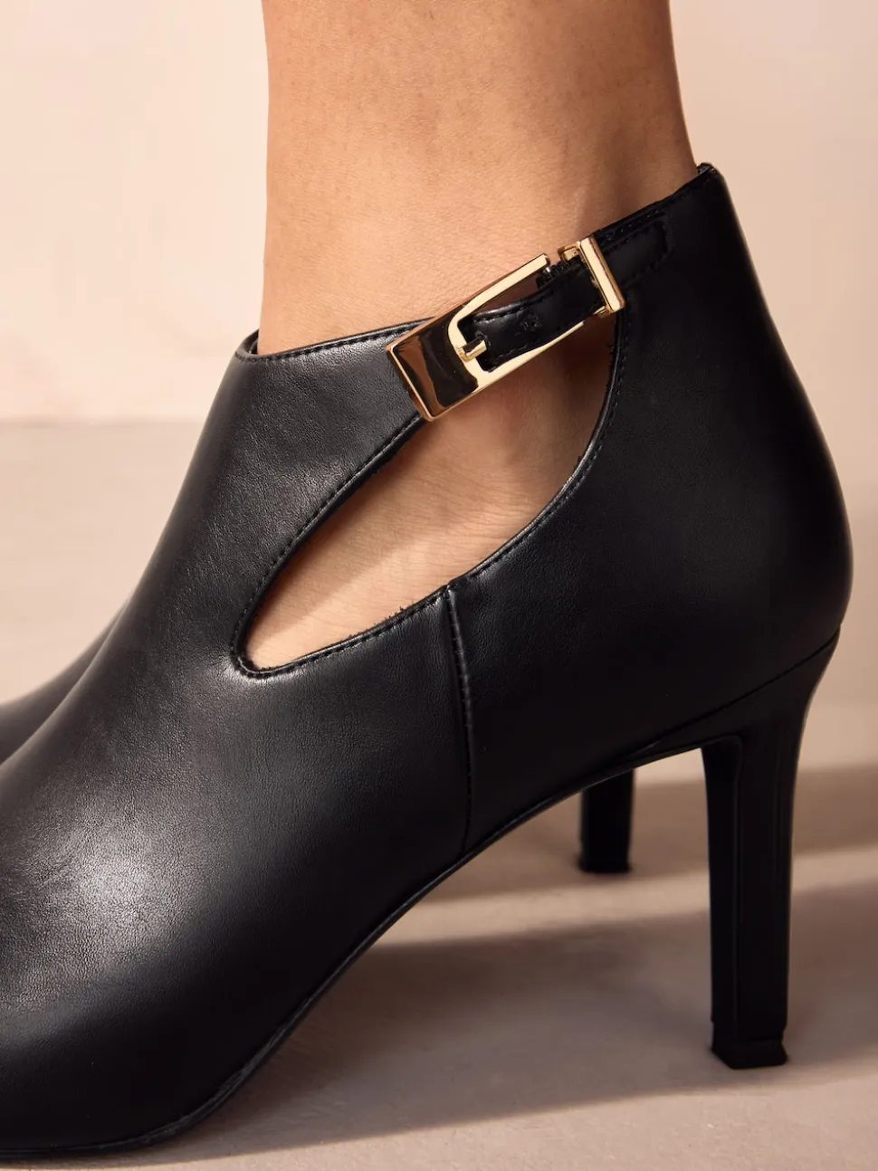 Noir - Forever Comfort® Open Side Shoe Boots