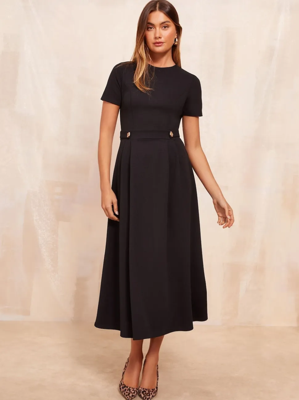 Noir - Friends Like These Tab Detail Manches courtes Mi-long habillé Robe