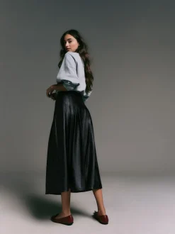 Noir - Jupe kilt mi-longue en similicuir