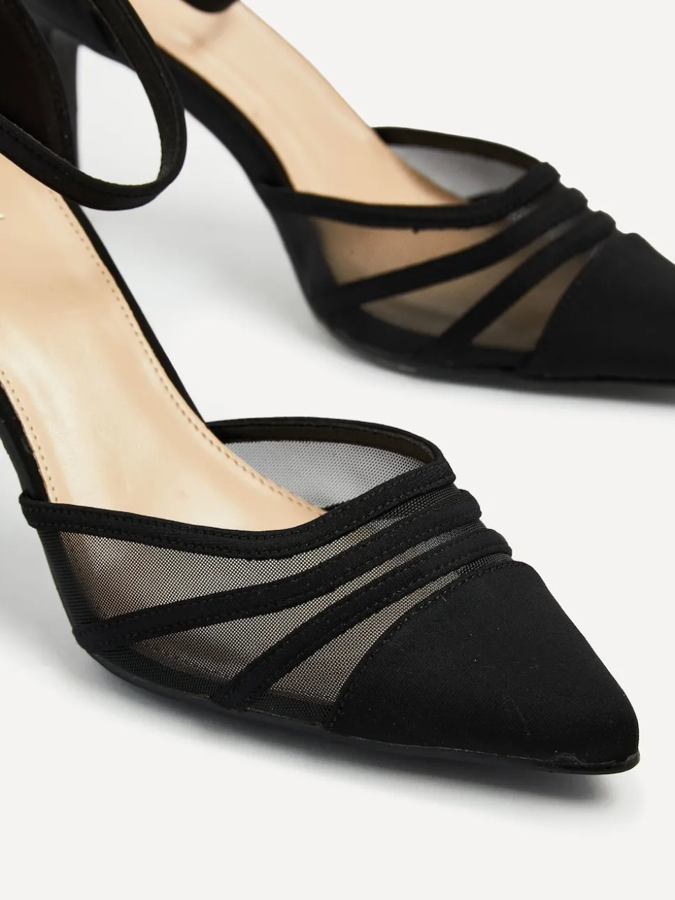 Noir - Linzi talons aiguilles Serri Court avec détail en maille avant