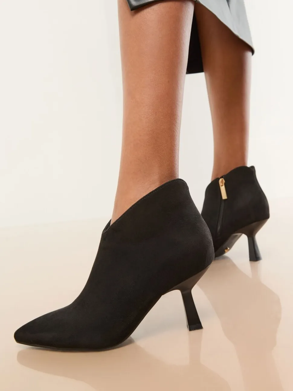 Noir - Lipsy Chaussures à chaton à talon bas en faux daim