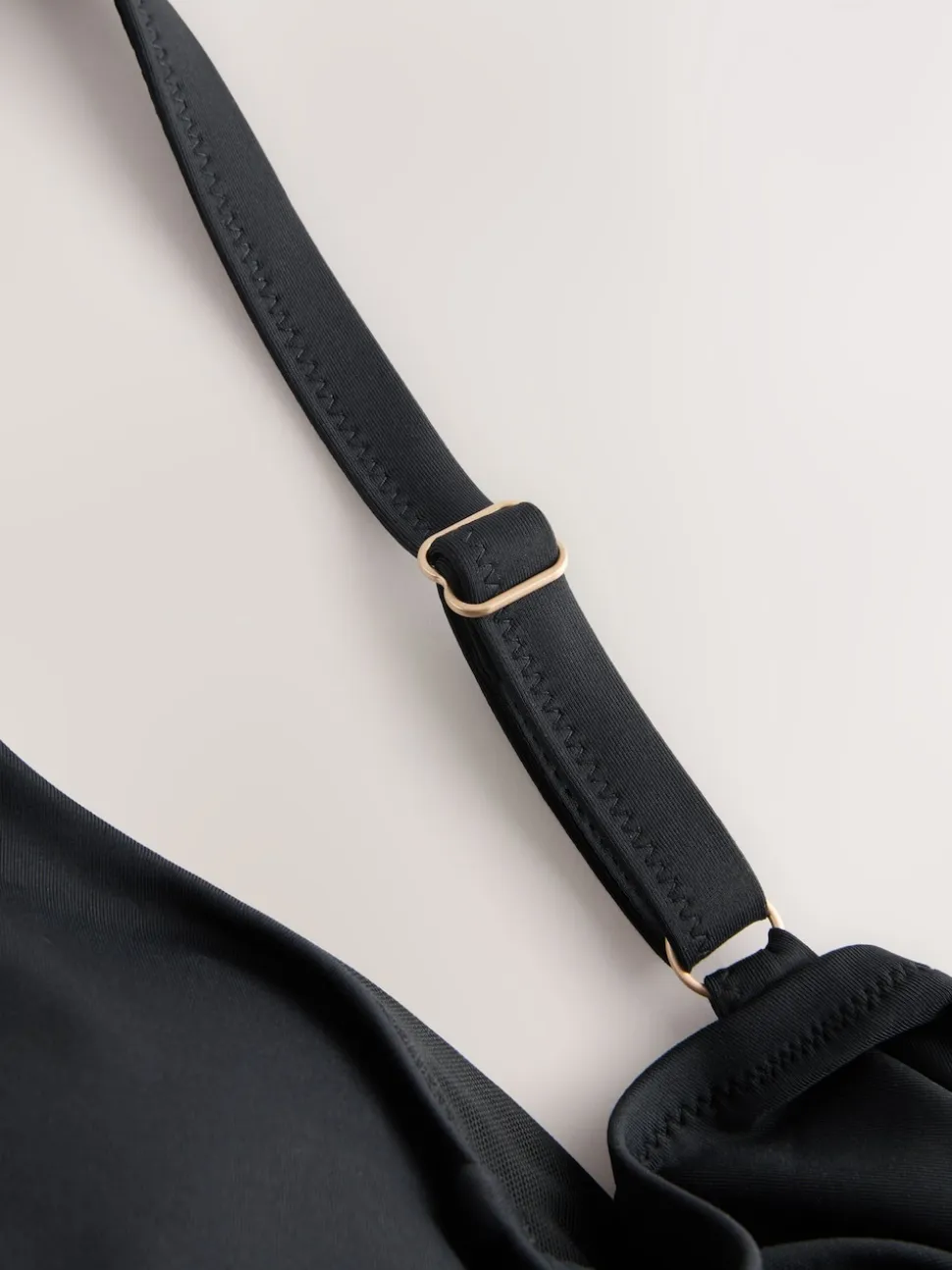Noir - Maillot de bain à col montant avec trou de serrure et contrôle du ventre