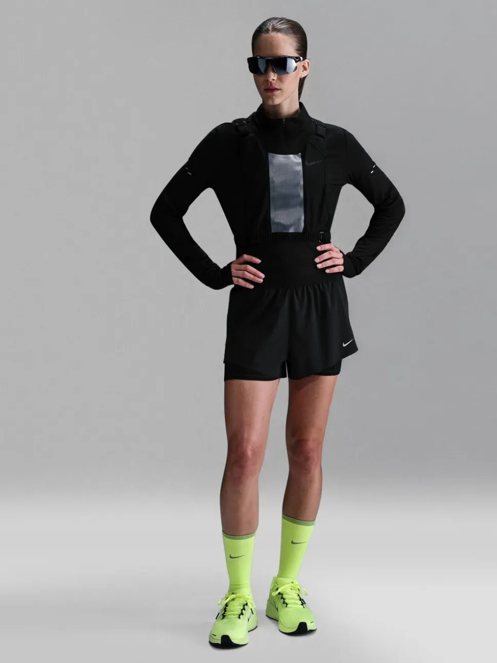 Noir - Nike Shorts de course Swift Dri-FIT Milieu 2à1