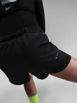 Noir - Nike Shorts de course Swift Dri-FIT Milieu 2à1