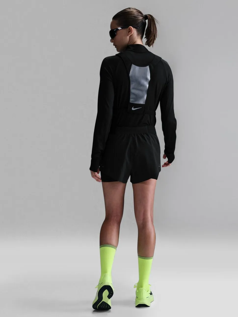 Noir - Nike Shorts de course Swift Dri-FIT Milieu 2à1