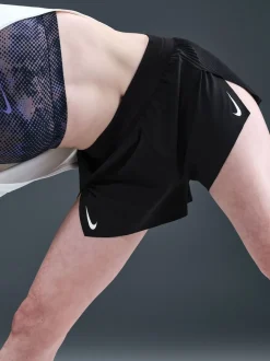 Noir - Nike Shorts de course AeroSwift Dri-FIT ADV Milieu-Rise à doublure courte de 3po