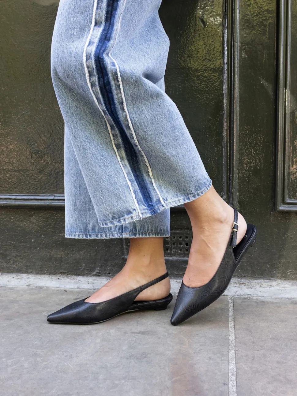 Noir - Novo Chaussures à bride arrière à talon bas et bout pointu
