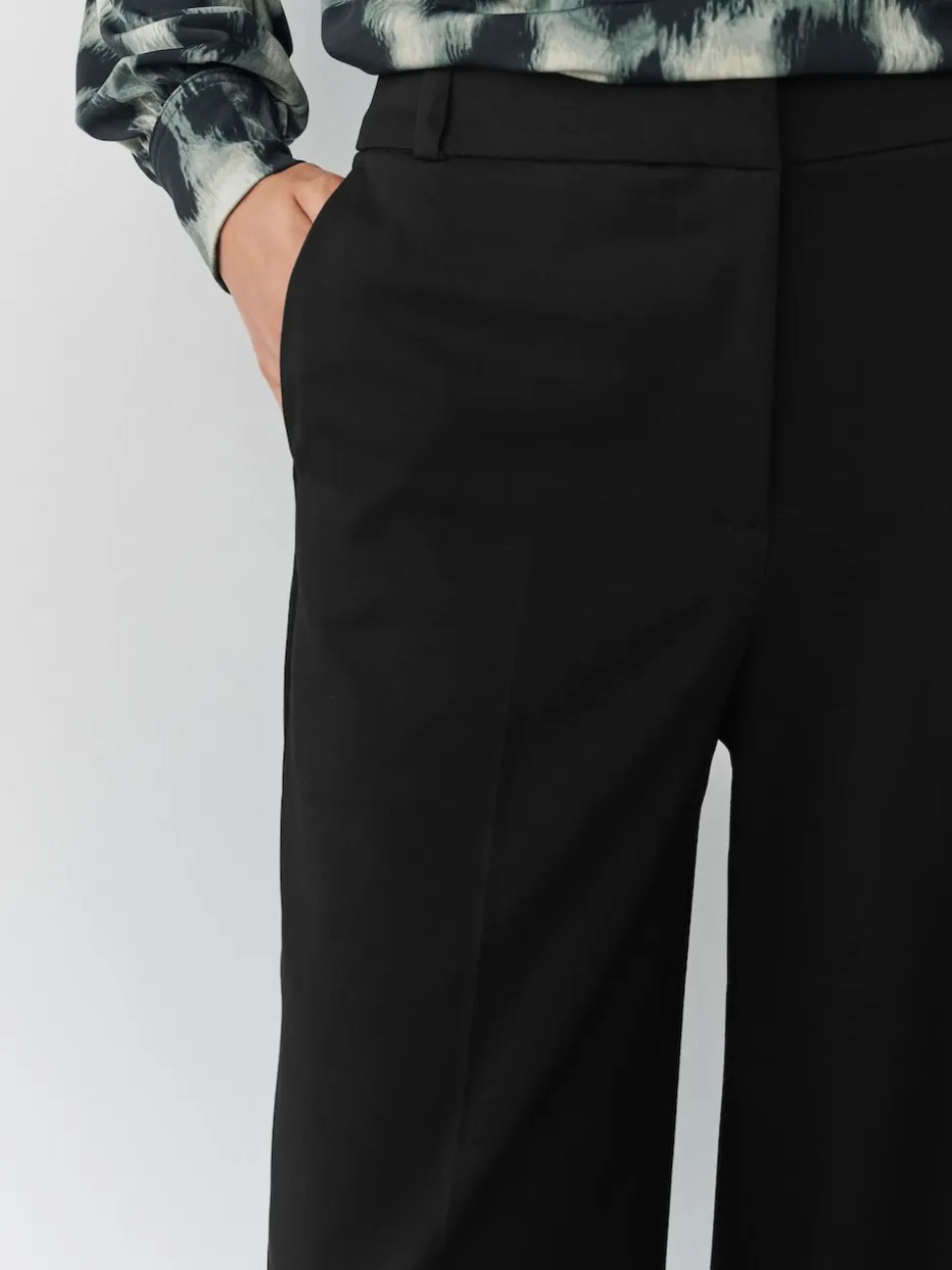 Noir - Pantalon ajusté coupe large
