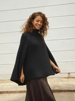Noir - Poncho en maille côtelée à col roulé