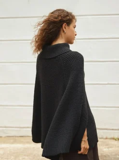 Noir - Poncho en maille côtelée à col roulé