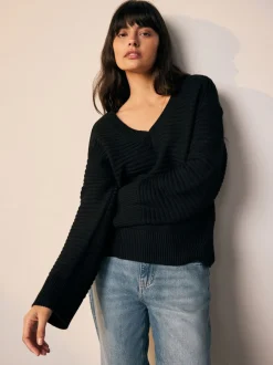 Noir - Pull côtelé en maille à col en V