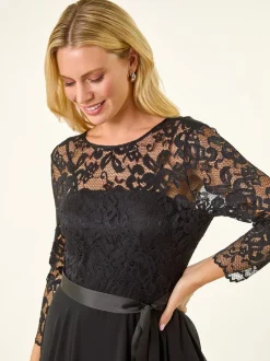 Noir - Robe Roman Petites tailles à corsage contrastant en dentelle