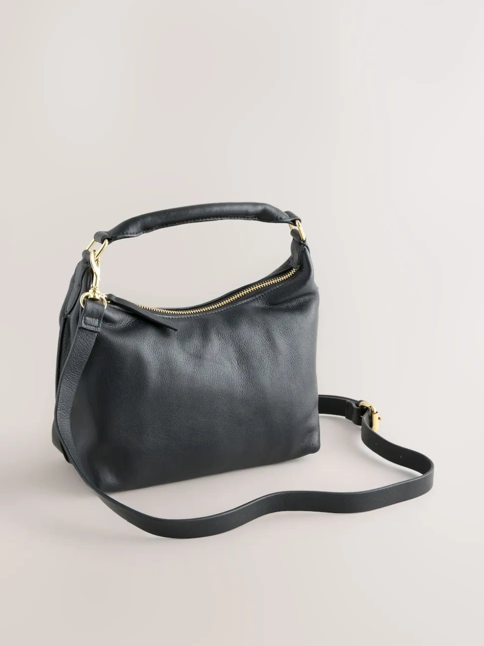 Noir - Sac à main fendu en cuir