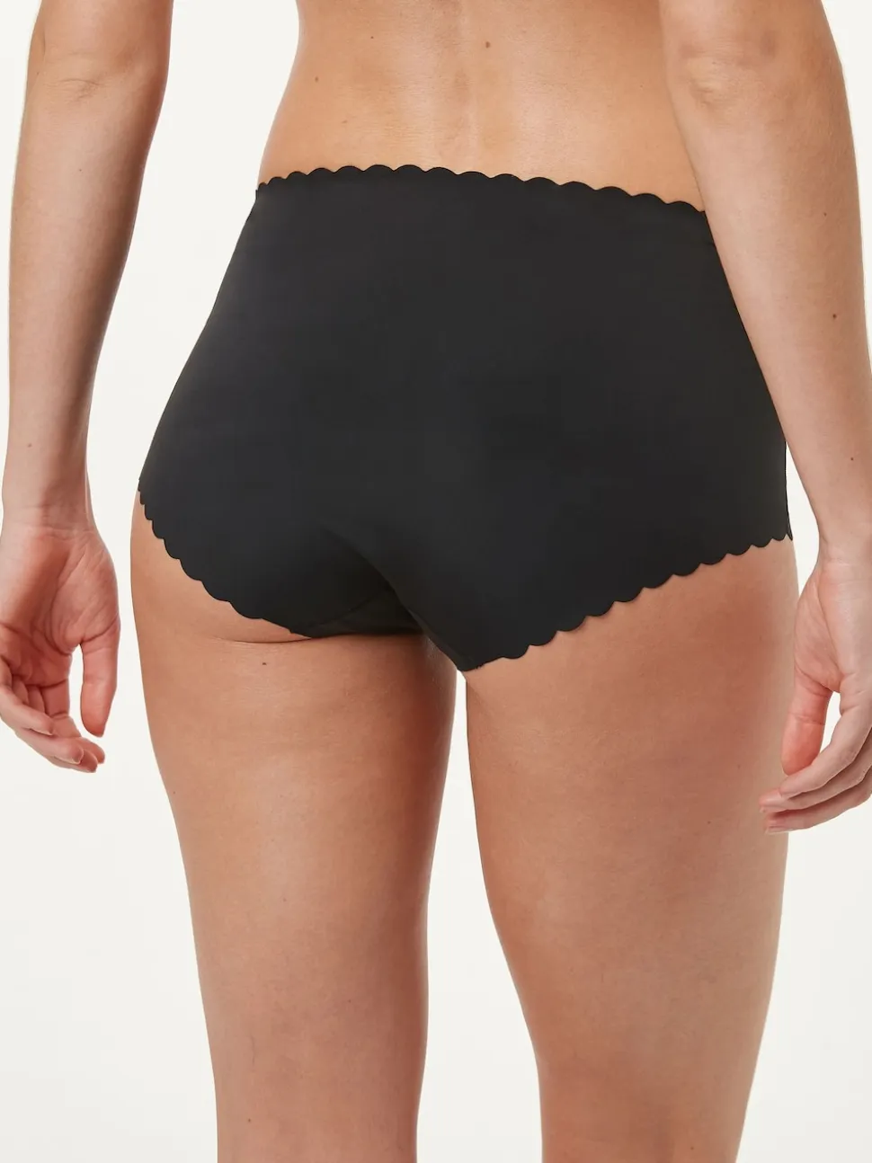 Noir - Slip invisible à bord festonné
